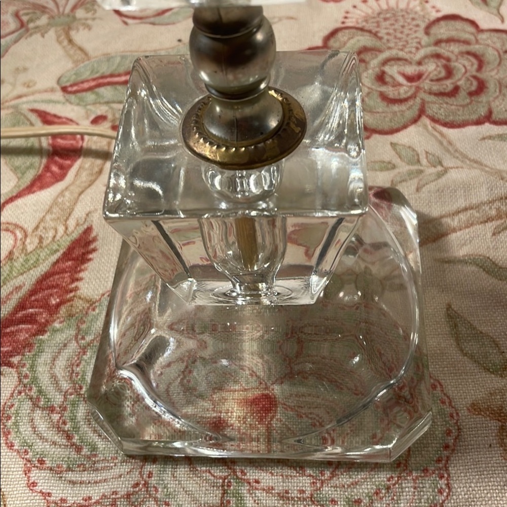 Clear Lucite Stacked Cube Table Lamp Art Deco or Mid Century - Picture 2 of 15